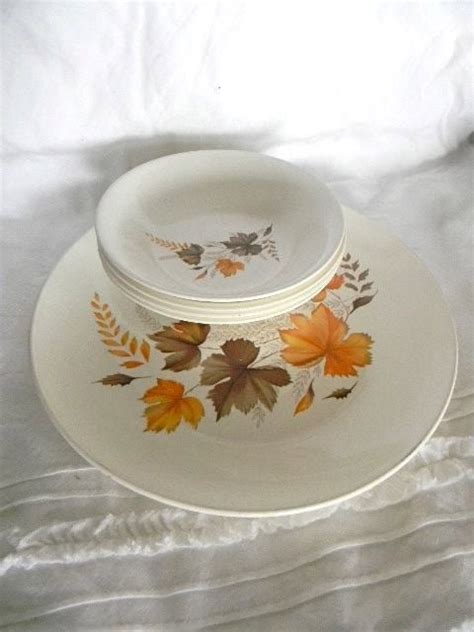 Vintage Mid Century Fall Leaves Plates And Bowls Etsy Leaf Plates
