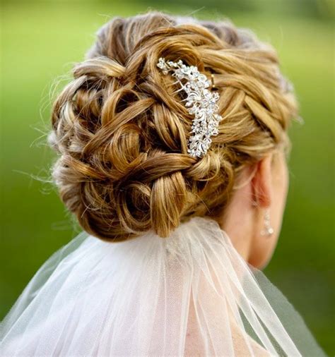 Most Graceful Updo Hairstyles For Wedding Ohh My My