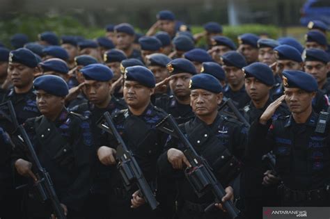 Antisipasi Kelompok Kriminal Bersenjata Di Papua 100 Personel Brimob