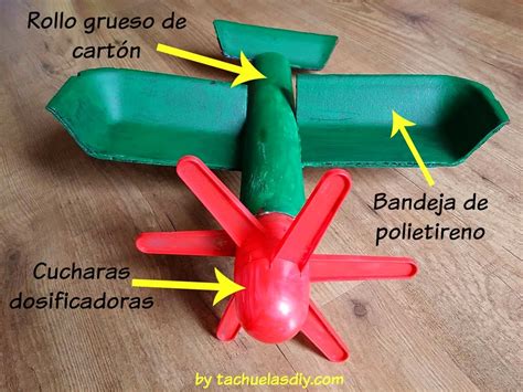 Cansado de que tus avióncitos no vuelen como deseas? Manualidades DIY con niños: Avión de juguete con material ...