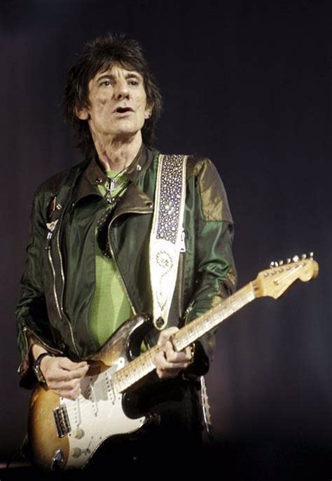 El Guitarrista De Los Rolling Stones Ron Wood Sin Pelos En La Lengua