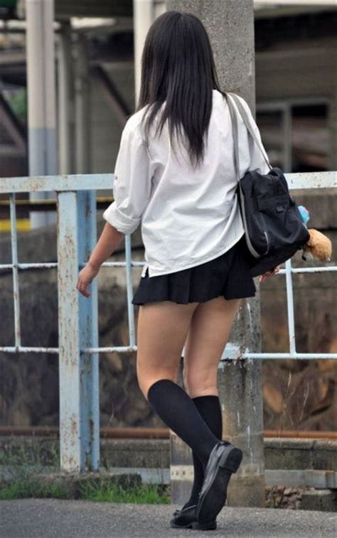 Japanese Schoolgirls Wearing The Shortest Of Short Skirts 14 Pics