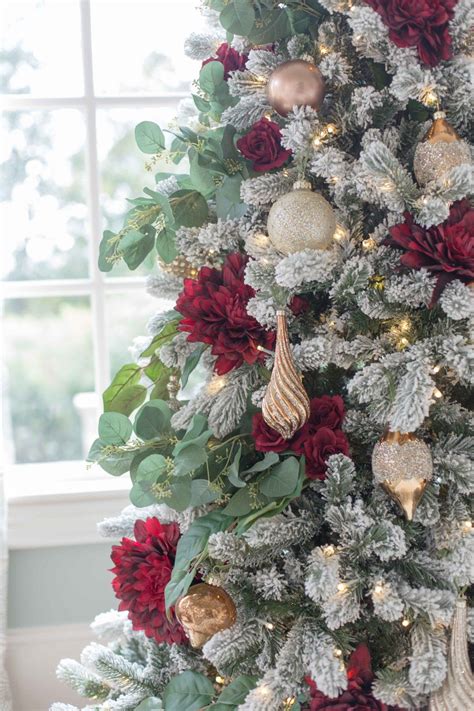 One Elegant Christmas Tree - Decorated Two Ways! | bluegraygal | Elegant christmas, Elegant ...