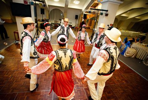 Hora Romanian Dance Hora Fetelor Romanian Folk Dance Teachersoncontract
