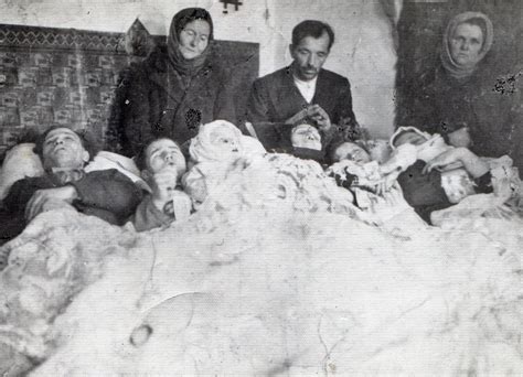 A neighbor, a ukrainian, józef pawluk, helped them. Wołyń 1943 - Hverdagens skonhed