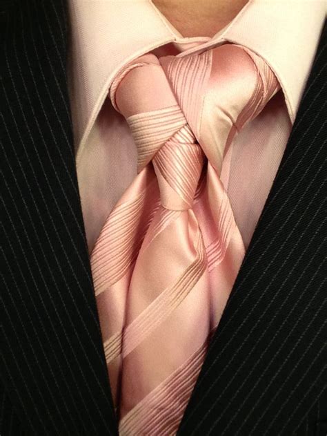 Ediety Knot Aka Merovingian Knot How To Video Learn How To Tie This