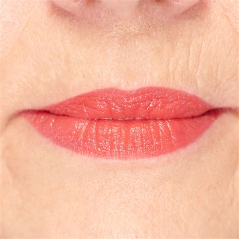 Lustrous Colour Lipstick Lipstick Colors Lip Colour Makeup For