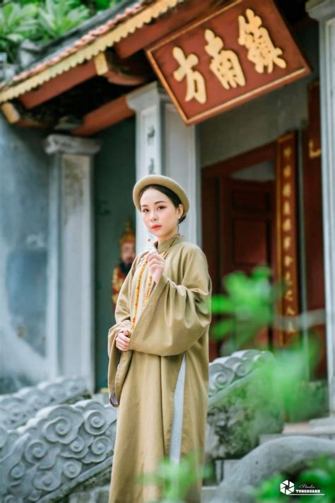 Quần áo, giày dép, túi xách, đồng hồ. Áo Tấc - Vietnamese trong 2020
