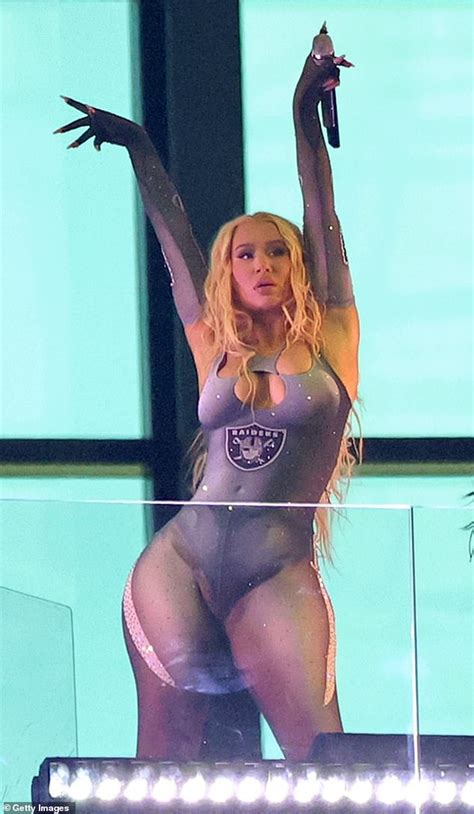 Iggy Azalea S Staggering OnlyFans Earnings Revealed Daily Mail Online
