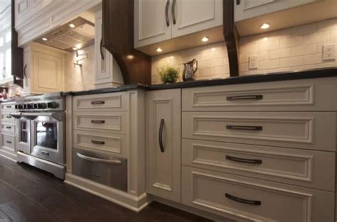 Cabinet hardware can dramatically change the appearance of your kitchen cabinets. 32 Kitchen Cabinet Hardware Ideas | Sebring Design Build