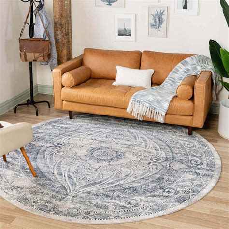 25 Gorgeous Rugs That Go With Brown Couches