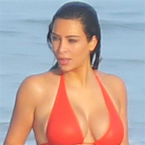 Kim Kardashian Flaunts Cleavage In Red Bikini—see The Photo E