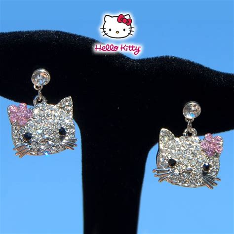 Hello Kitty Sparkling Rhinestone Earring Set Tanga