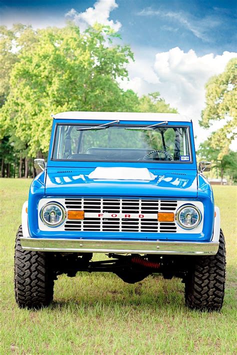 In My Dreams Classic Ford Broncos Classic Cars Trucks Old Ford Bronco