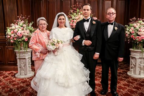 The Big Bang Theory Season 11 Finale See Photos From Sheldon And Amy S Wedding Glamour