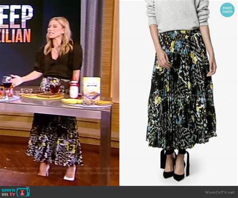 Wornontv Kellys Black Tie Neck Top And Floral Skrit On Live With