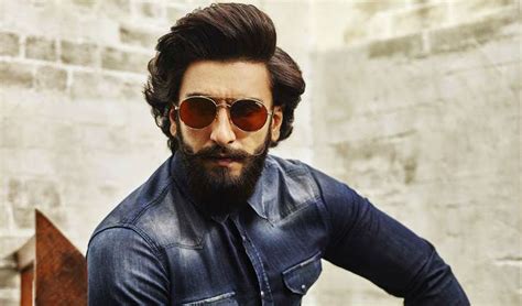 ≡ Top 9 Most Popular Bollywood Actors Brain Berries