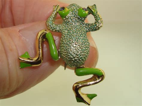 3 Vintage 1970 80s Articulated Frog Pins Adorable Federal Coin Exchange