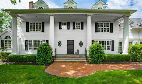 Stately Colonial Home With Spectacular In Rumson New Jersey United