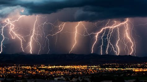 Longest Lightning Strike Enormous Megaflash Lightning Bolts Zapped