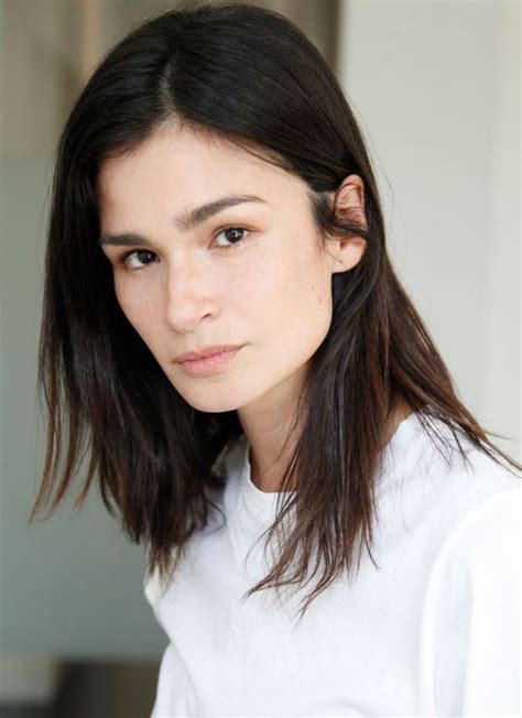 Caroline Ribeiro Model Profile Photos And Latest News