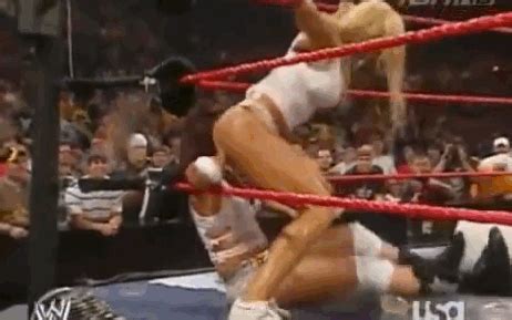 WWE Divas 50 Sexiest Moments Page 9
