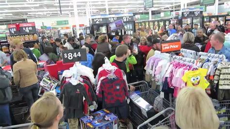 What Stores Are Doing Black Friday Right Now - Walmart chaos on a Black Friday Sales - YouTube