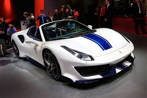 Choose the desired trim / style from the dropdown list to see the corresponding specs. Ferrari 488 Pista Spider Shifts Gears Quicker Than 488 Pista Coupe