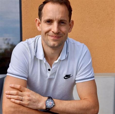 L'ouvrage richement illustré, qui retrace l'histoire de la fédération française d'athlétisme. Renaud Lavillenie, ambassadeur de l'horloger française BRM