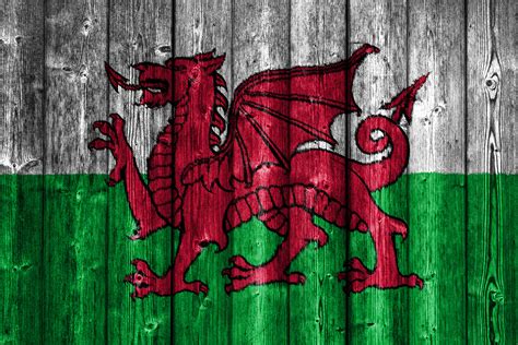 Wales Flag Wood De Wagrati