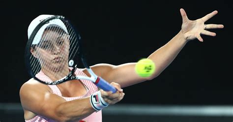 Australian tennis star ash barty has, for. WTA Doha: Ashleigh Barty vor Comeback, Angelique Kerber ...