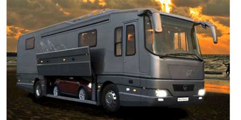 Eine günstige halle zu finden für den wohnwagen bzw. Luxus-Wohnmobile mit Sauna und eingebauter Garage ...