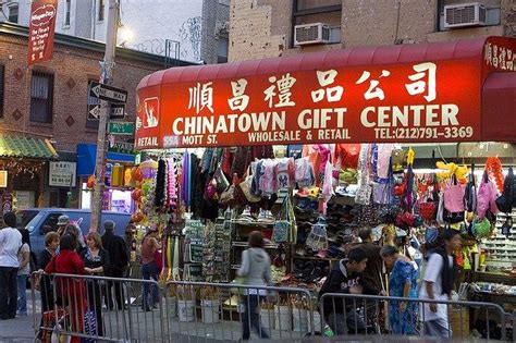 Tips on where to find the best bargains & unique gifts in sf's chinatown. Chinatown-photo-by-imnop88a.jpg (640×426) | New york city ...