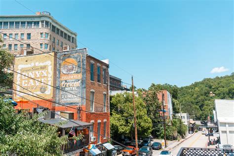 A Quick Travel Guide For Things To Do In Eureka Springs Arkansas