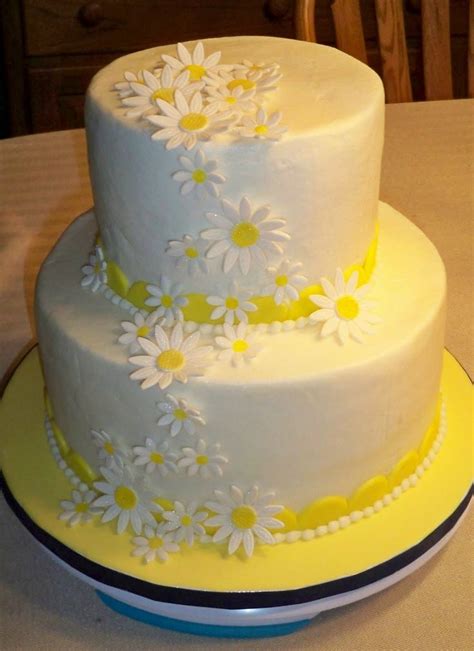 ❤ anniversary cake ❤ learn how to make and decorate heart shaped vanilla cake at home. 25+ best Daisy yellow white wedding cake images by HomemakerChic on Pinterest | Daisy cakes ...