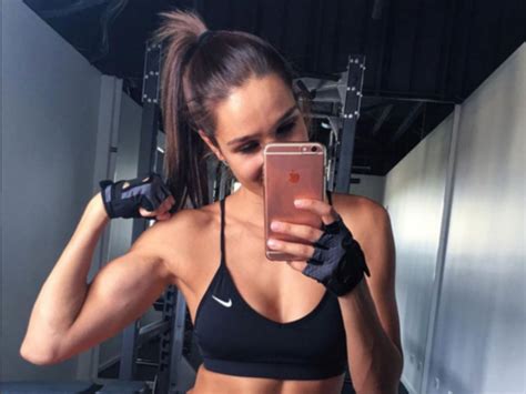 Kayla Itsines Who Is The Social Media Influencer And Fitness Guru
