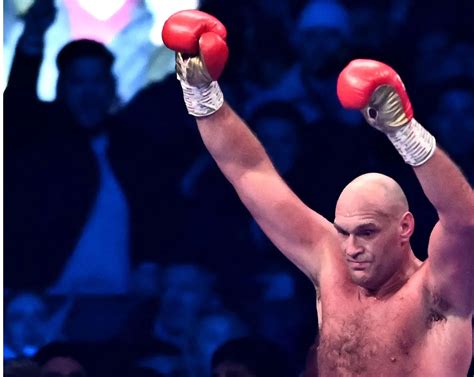 Tyson Fury Batte Derek Chisora E Rimane Campione Del Mondo Dei Pesi