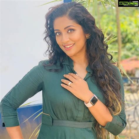 Actress Navya Nair Hd Photos And Wallpapers October 2019 Gethu Cinema