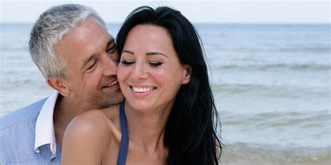 7 Facts About Younger Women Dating Older Men In 2022 Ladadate