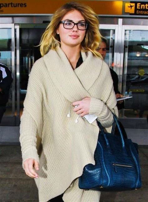 The Sexiest Famous Girls Who Wear Glasses Famous Girls How To Wear
