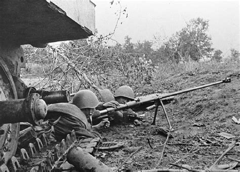 The Ptrd Was The Soviet Anti Tank Rifle That Defeated Nazi Germany