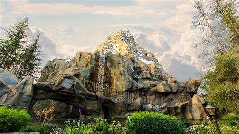 Matterhorn Bobsleds Rides And Attractions Disneyland Park