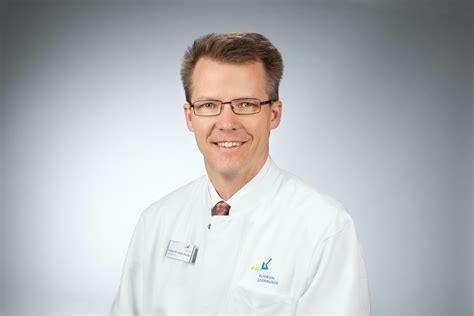 Interview Mit Prof Dr Stefan Reuter Leiter Der Infektiologie Im Klinikum Leverkusen Zum