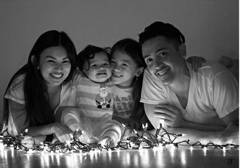 Black & white family holiday photo shoot | Family holiday photos, Holiday photoshoot, Holiday photos