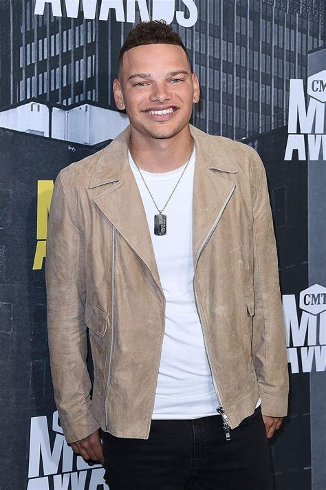Kane Brown Attends The 2017 Cmt Music Awards Red Carpet On June 7 Cmt