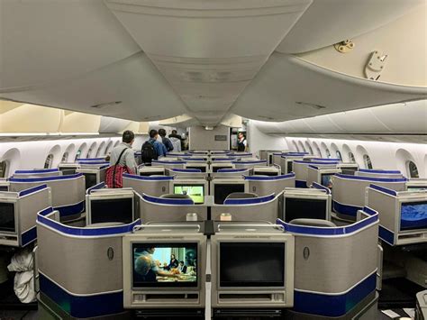What It Was Like To Fly Uniteds Newest 787 10 Dreamliner