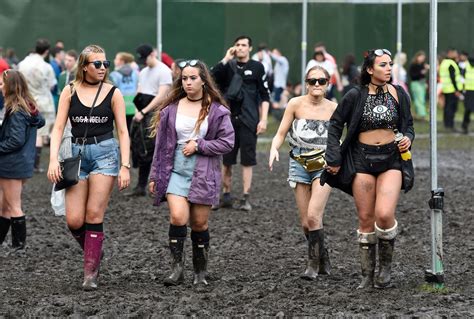 I get up when i want except on wednesdays when i get rudely awakened by the dustmen parklife. Mud at Parklife Festival 2017 Day One - revellers brave the elements! - Manchester Evening News