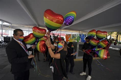 Same Sex Marriage Is Now Legal In All Of Mexico S States AP News