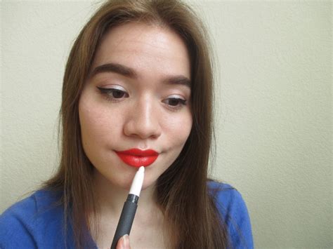 How To Use White Lipstick Because This Is One Multitasking Beauty Tool