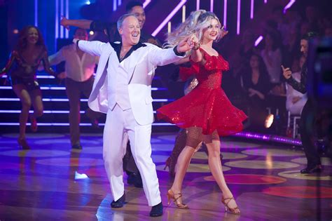 Dwts Salary How Much Are Celebrities And Pro Dancers Paid On Dancing With The Stars
